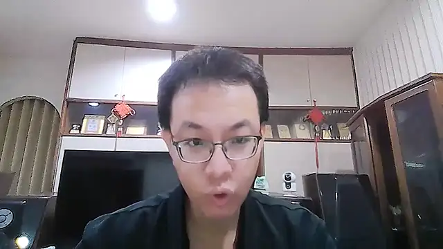 Snapshot of poter77112 chatting on July 29, 6:28 pm poter77112 online show from July 29, 6:28 pm