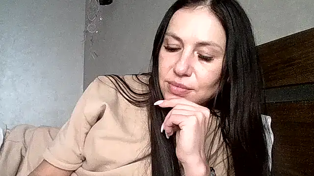 JulianaGold1 online show from March 31, 1:22 pm