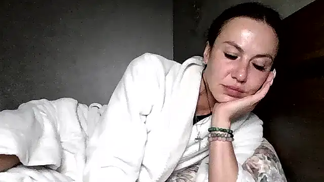 JulianaGold1 online show from July 23, 8:51 pm