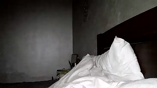 JulianaGold1 online show from August 5, 8:22 pm