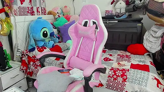 Lawrncesofiets online show from December 13, 8:26 pm