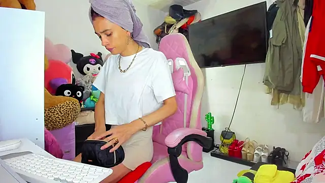 Lawrncesofiets online show from November 15, 2:24 pm