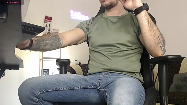 Snapshot of marioslim chatting on March 5, 9:05 am marioslim online show from March 5, 9:05 am