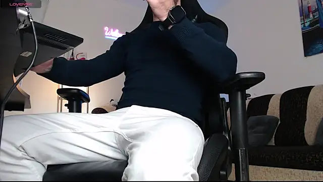 Snapshot of marioslim chatting on March 8, 8:07 am marioslim online show from March 8, 8:07 am