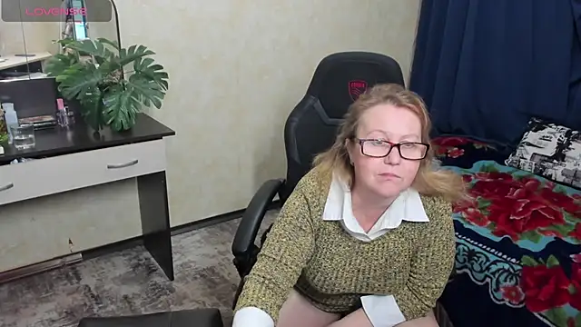 Snapshot of Frau_Marta chatting on December 12, 3:16 pm Frau Marta online show from December 12, 3:16 pm