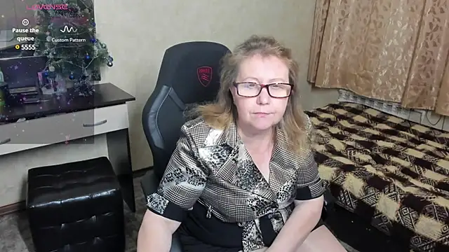 Snapshot of Frau_Marta chatting on January 12, 4:08 pm Frau Marta online show from January 12, 4:08 pm