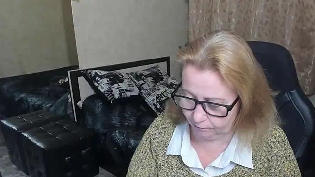 Snapshot of Frau_Marta chatting on November 21, 3:00 pm Frau Marta online show from November 21, 3:00 pm