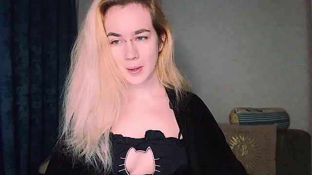 xxxcharismaaa online show from December 4, 5:27 am