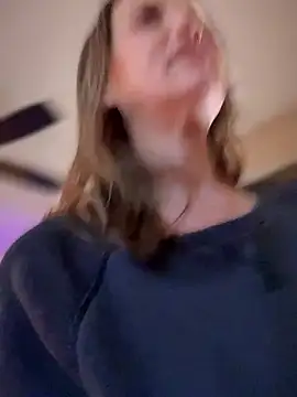 MaiseKnox online show from December 4, 10:41 pm