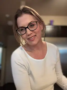 MaiseKnox online show from December 5, 11:18 pm