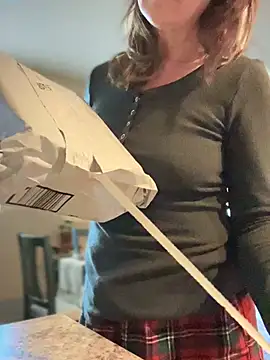 MaiseKnox online show from December 12, 10:42 pm