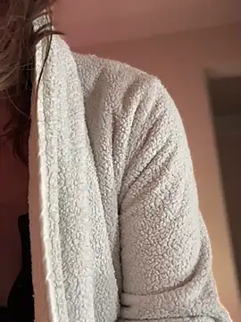 MaiseKnox online show from January 24, 12:20 am