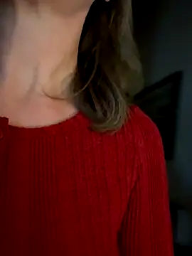 MaiseKnox online show from December 21, 4:36 pm