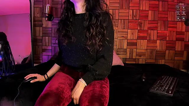 Snapshot of veronicafalcon chatting on December 23, 5:54 pm veronicafalcon online show from December 23, 5:54 pm