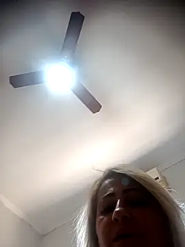 Snapshot of vivifernades chatting on February 21, 12:17 pm vivifernades online show from February 21, 12:17 pm