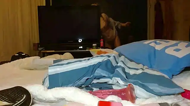 April LoveUK online show from March 3, 2:04 am