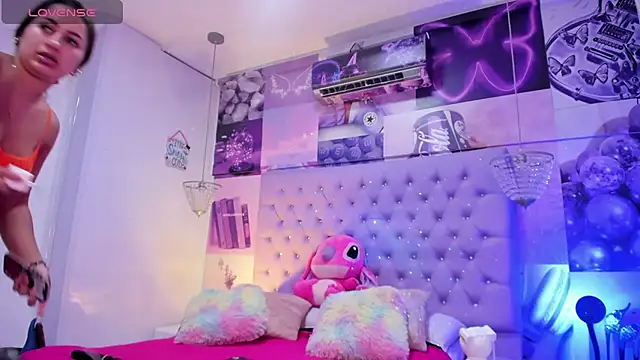 Snapshot of Vivi_prinncess chatting on February 25, 2:25 am Vivi prinncess online show from February 25, 2:25 am