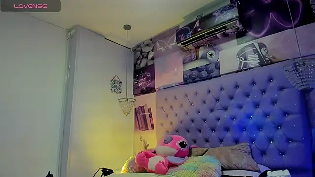 Snapshot of Vivi_prinncess chatting on March 8, 2:45 am Vivi prinncess online show from March 8, 2:45 am