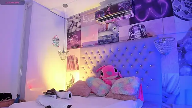 Snapshot of Vivi_prinncess chatting on March 18, 3:31 am Vivi prinncess online show from March 18, 3:31 am