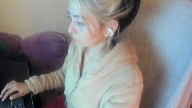Sammysammy  online show from June 19, 11:14 am
