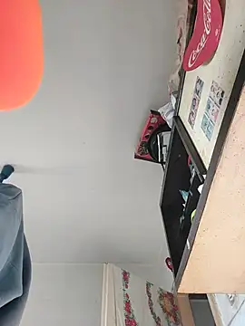 Snapshot of JoLeNe27 chatting on October 8, 7:28 am JoLeNe27 online show from October 8, 7:28 am