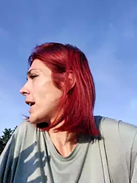 Snapshot of JoLeNe27 chatting on April 19, 4:39 pm JoLeNe27 online show from April 19, 4:39 pm