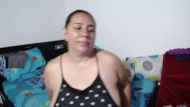 Snapshot of sexxy_ticki chatting on February 5, 2:08 am sexxy ticki online show from February 5, 2:08 am