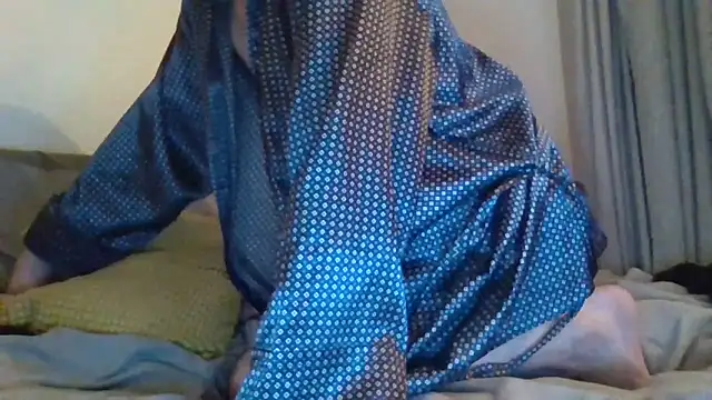 OllieMac online show from April 3, 2:20 am