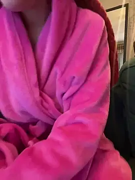 Snapshot of Lolybarbie chatting on December 20, 2:38 pm Lolybarbie online show from December 20, 2:38 pm