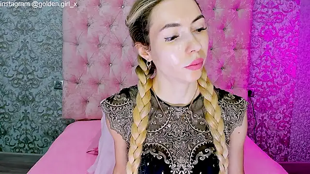 Akilla Queen online show from October 22, 2:01 am