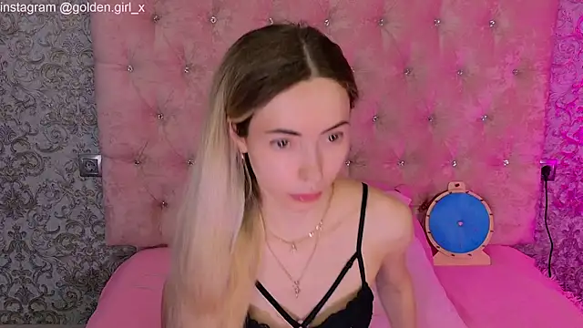 Akilla Queen online show from March 1, 1:51 am