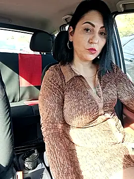 Snapshot of charrlote_love chatting on April 6, 1:23 pm charrlote love online show from April 6, 1:23 pm