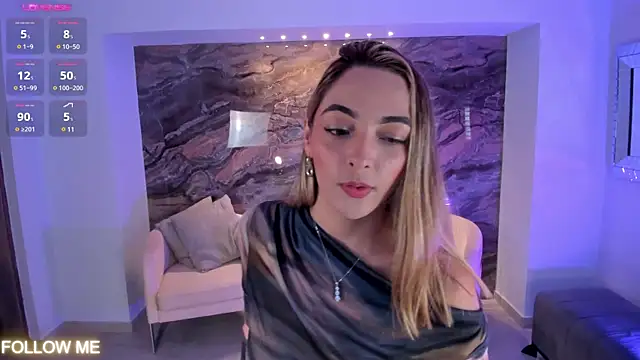Snapshot of MelissaMoore_ chatting on March 5, 2:36 am MelissaMoore online show from March 5, 2:36 am