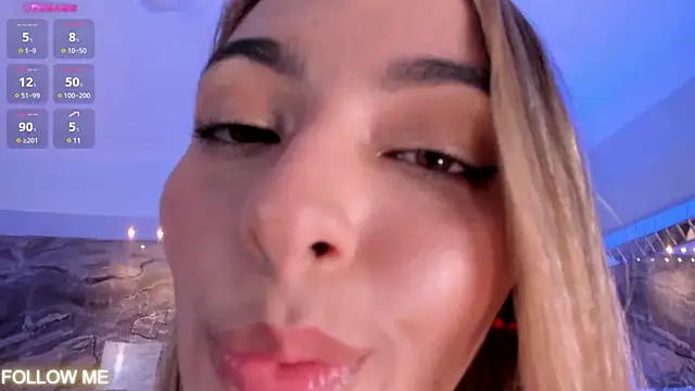 Snapshot of MelissaMoore_ chatting on March 8, 5:38 am MelissaMoore online show from March 8, 5:38 am