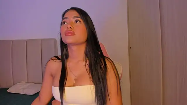 Snapshot of isa_bunny chatting on March 6, 5:59 am isa bunny online show from March 6, 5:59 am