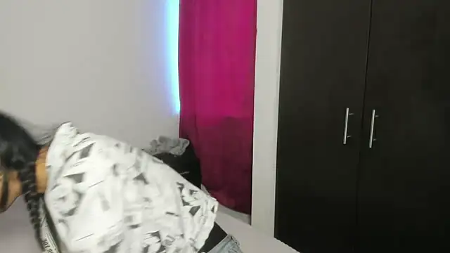 skinny Yizz online show from October 17, 10:01 pm