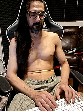 Youreherewithme online show from May 18, 12:07 am