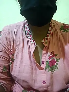 Snapshot of teddy-143 chatting on November 15, 7:10 pm teddy-143 online show from November 15, 7:10 pm