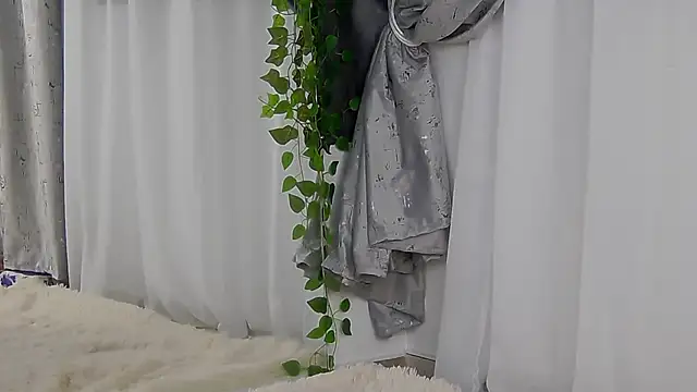 Snapshot of IsabelleEthan chatting on October 17, 1:20 am IsabelleEthan online show from October 17, 1:20 am