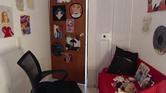 soynanabela28 online show from November 2, 11:29 pm