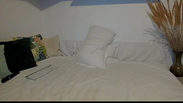 Snapshot of Jadore_able chatting on October 14, 1:50 am Jadore able online show from October 14, 1:50 am