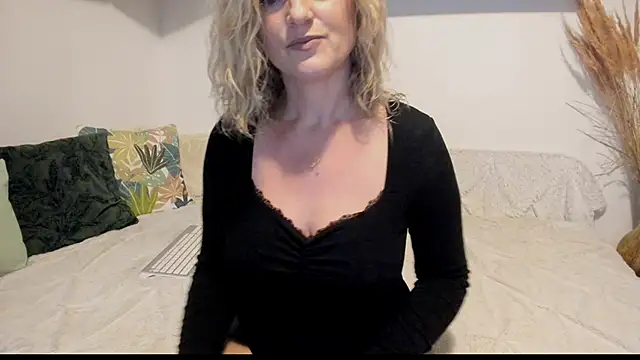 Jadore able online show from November 20, 3:07 am