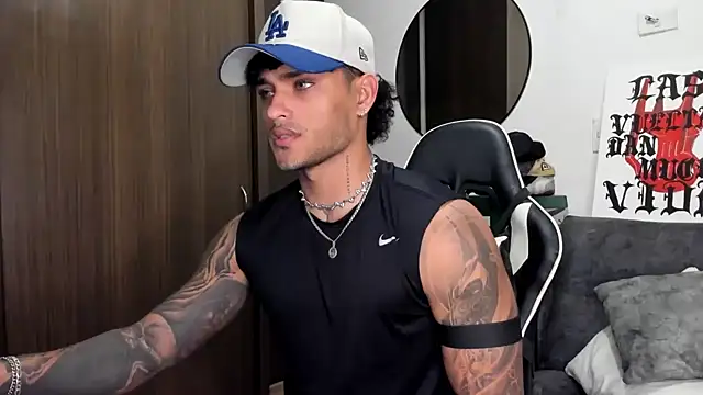 Alessandro Vanni online show from September 12, 1:28 am