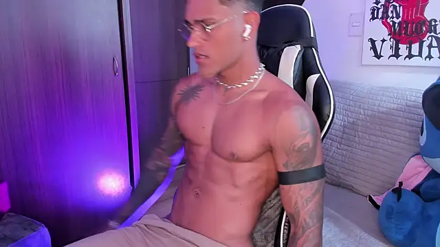 Alessandro Vanni online show from June 11, 1:20 pm