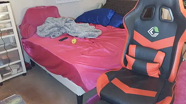 sugahfreeee online show from December 16, 5:34 am