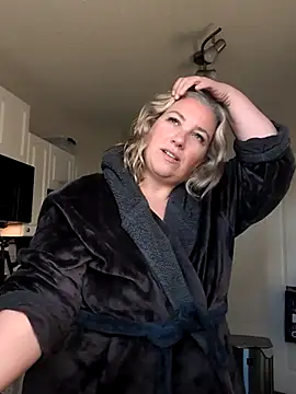 Canadian BBW online show from April 30, 1:50 pm