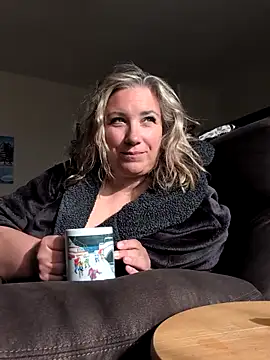 Canadian BBW online show from June 4, 2:23 pm