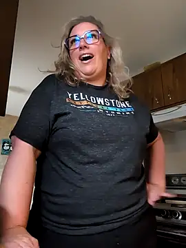 Canadian BBW online show from June 15, 10:01 pm