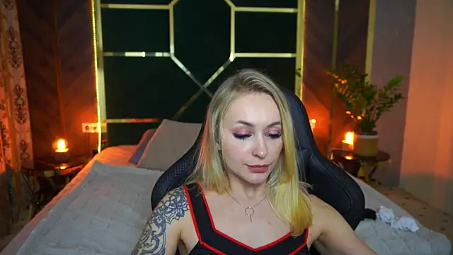 Snapshot of GraceCandy chatting on March 5, 2:14 am GraceCandy online show from March 5, 2:14 am