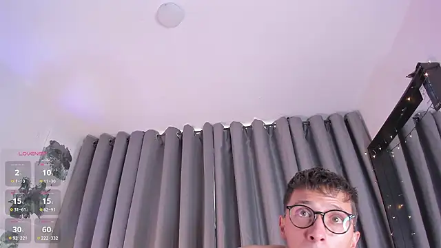 Thiago jones online show from February 2, 7:56 pm